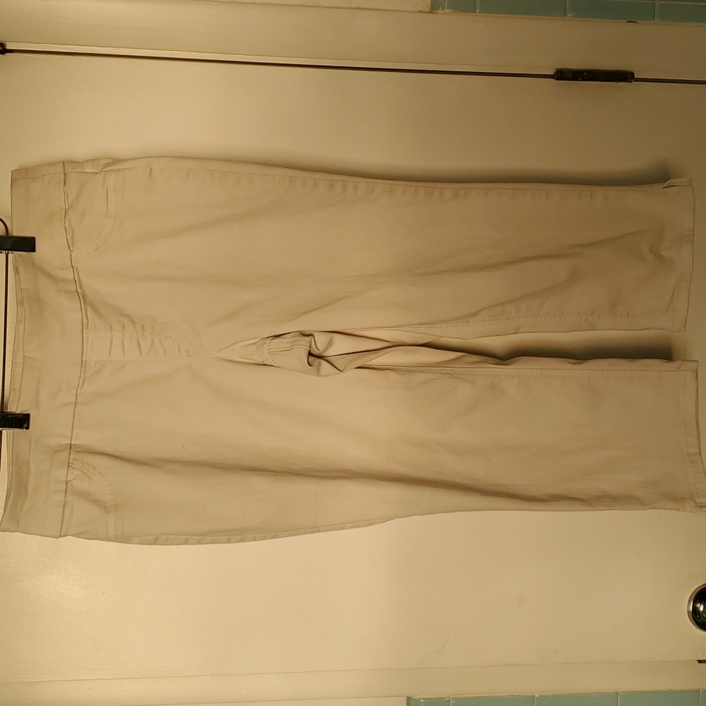 Chicos white denim Capri pants